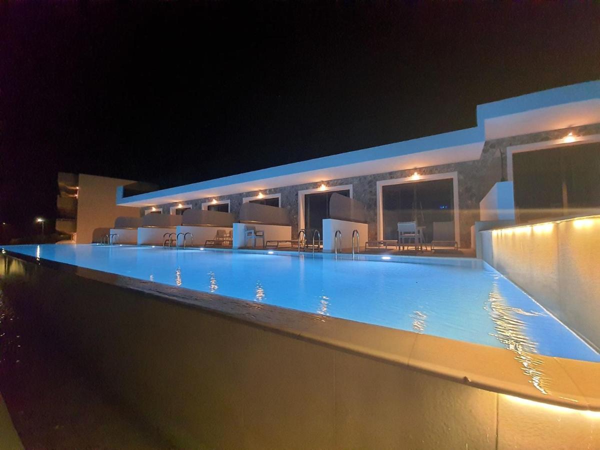 Zoes Hotel & Suites Фалираки Экстерьер фото