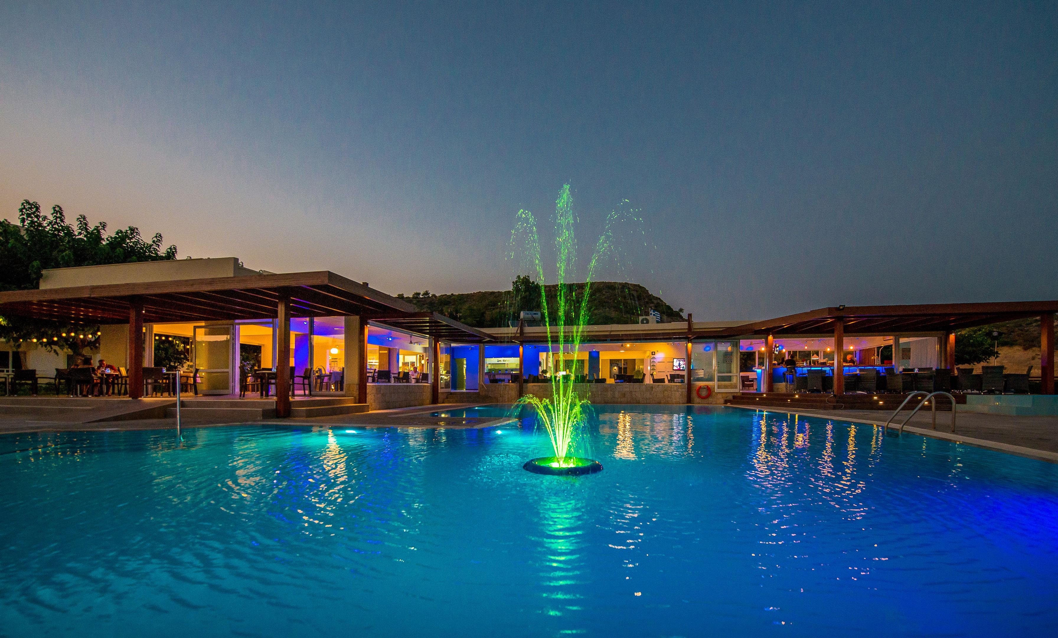 Zoes Hotel & Suites Фалираки Экстерьер фото