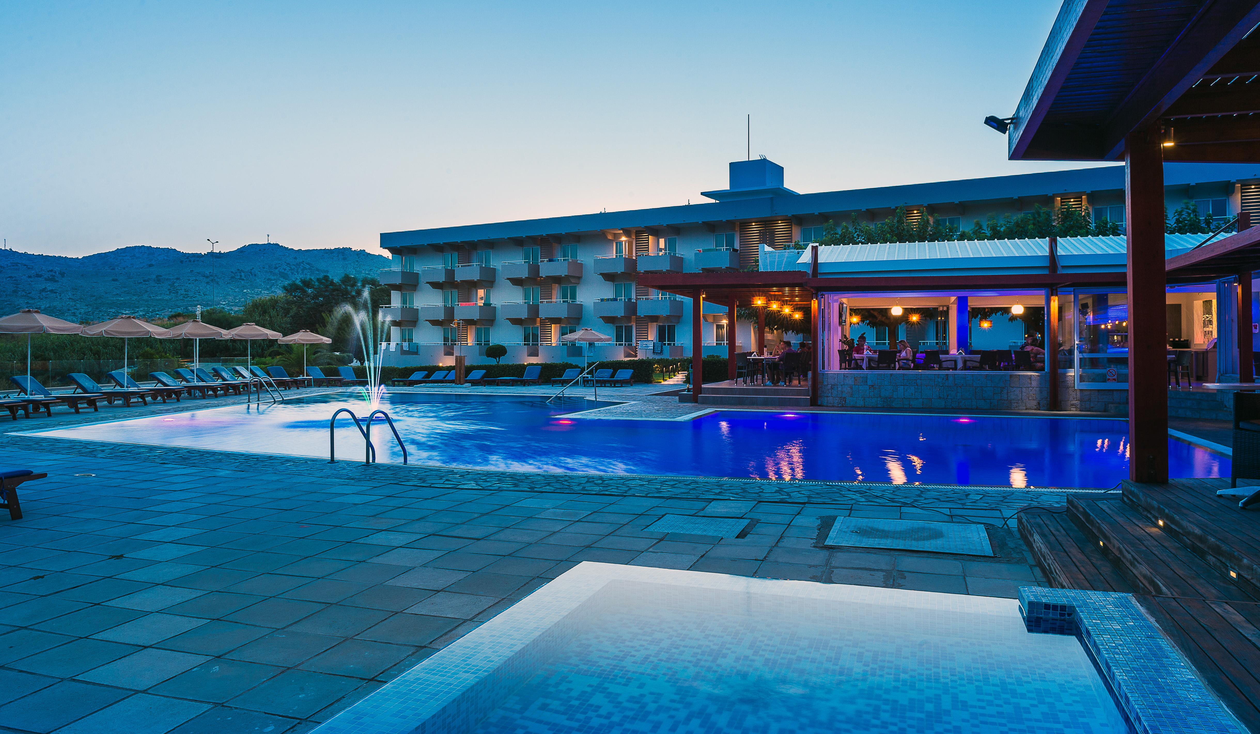 Zoes Hotel & Suites Фалираки Экстерьер фото