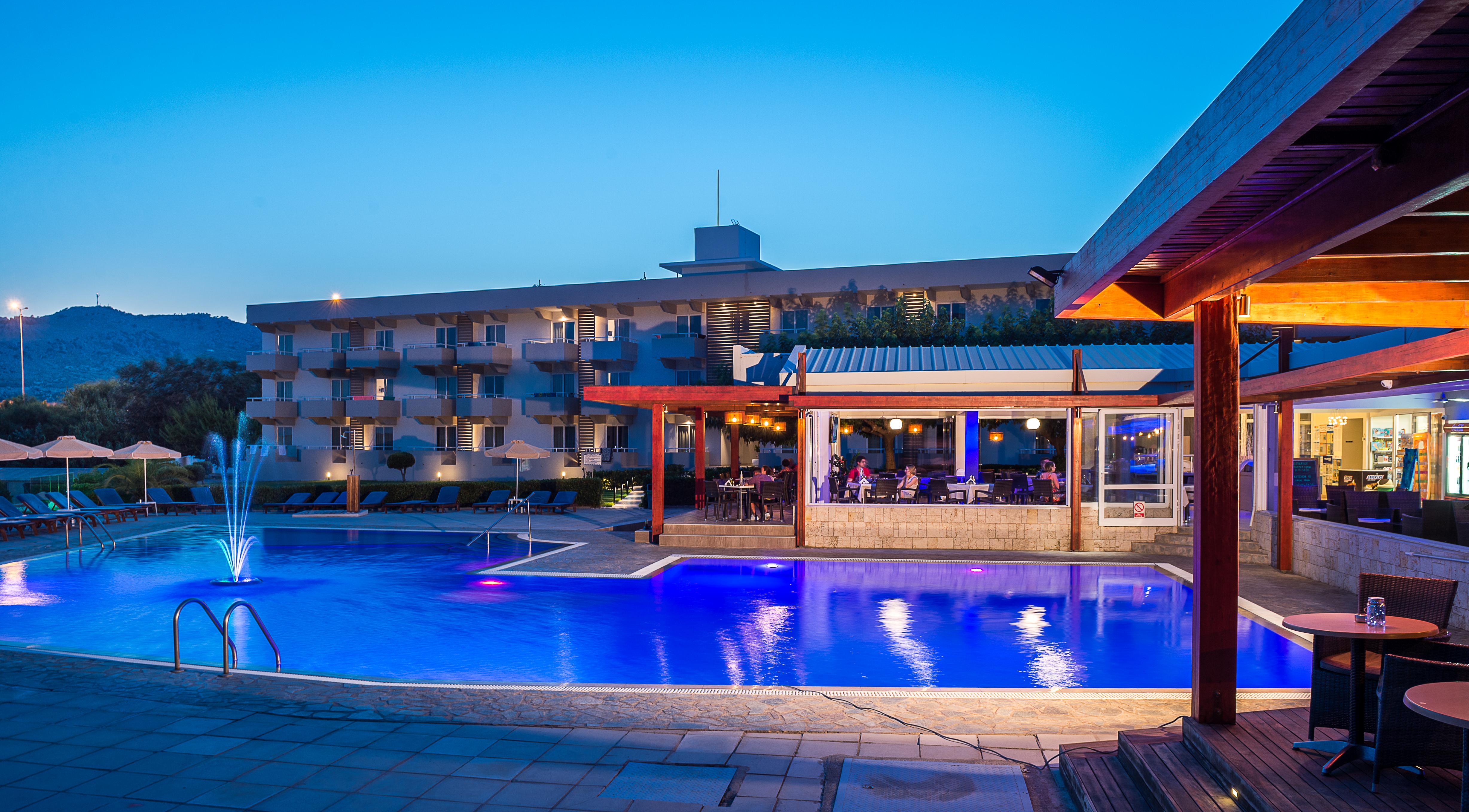 Zoes Hotel & Suites Фалираки Экстерьер фото