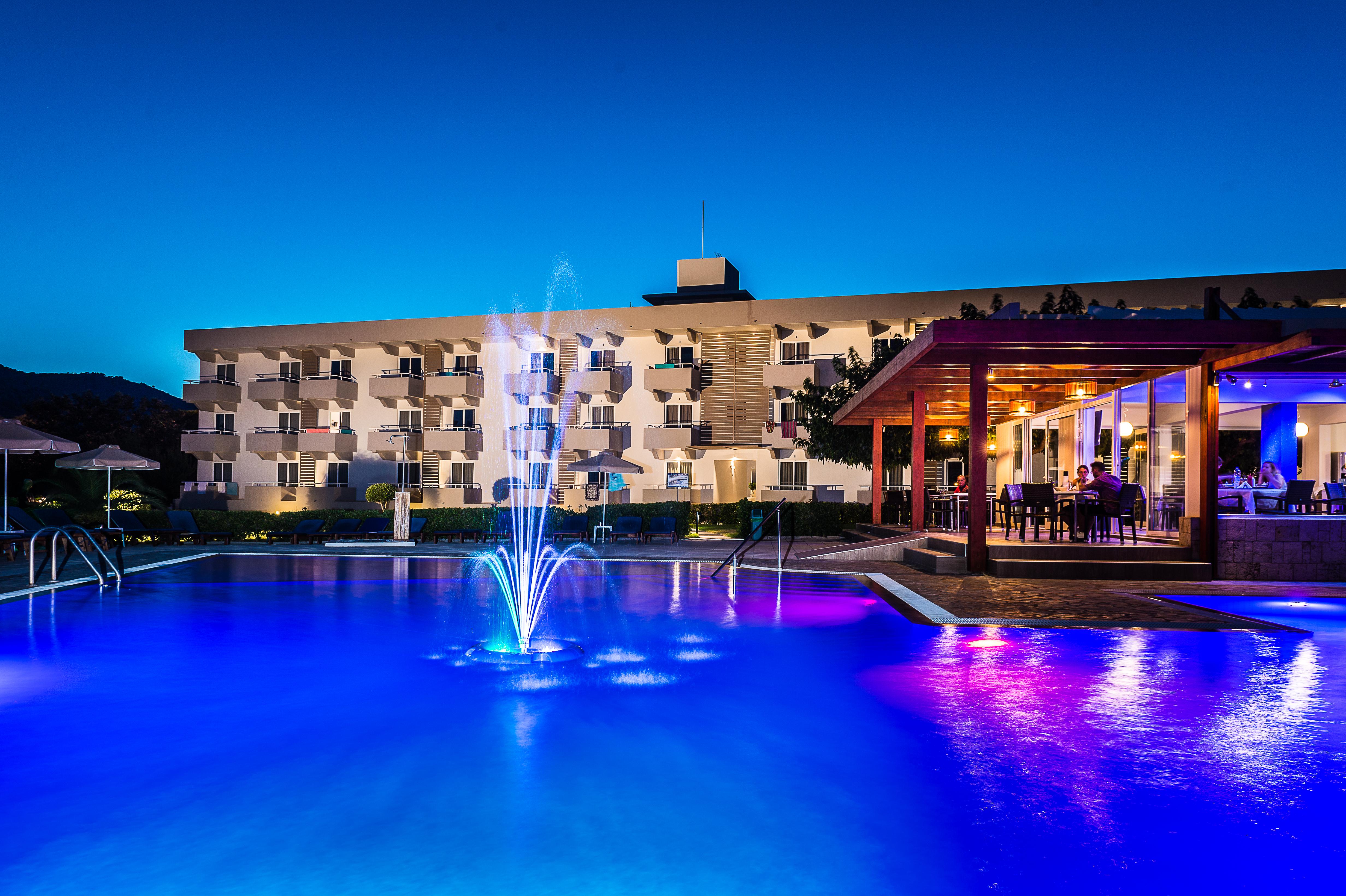 Zoes Hotel & Suites Фалираки Экстерьер фото